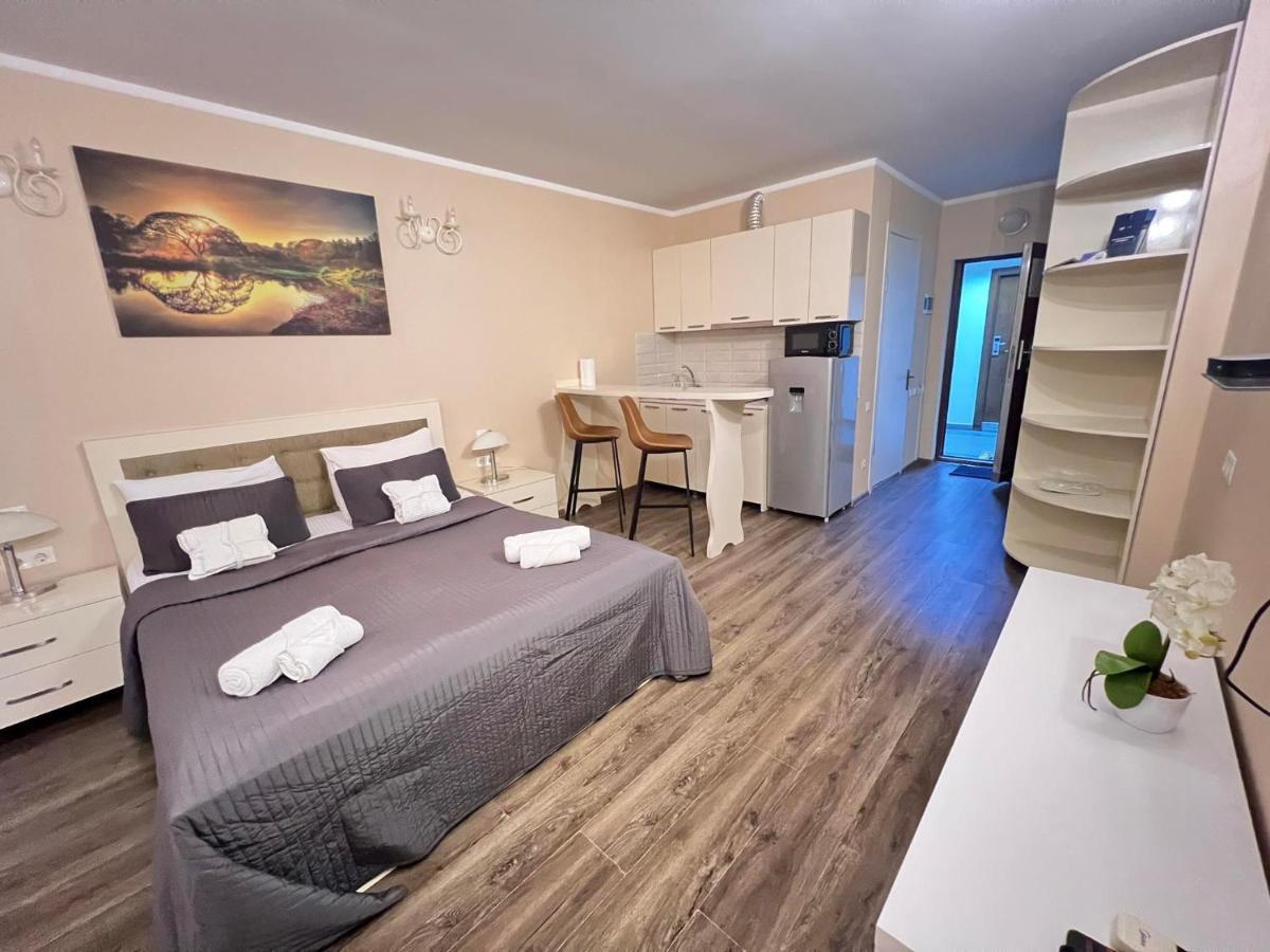 Holiday Lux Sea Towers Batumi Exterior foto
