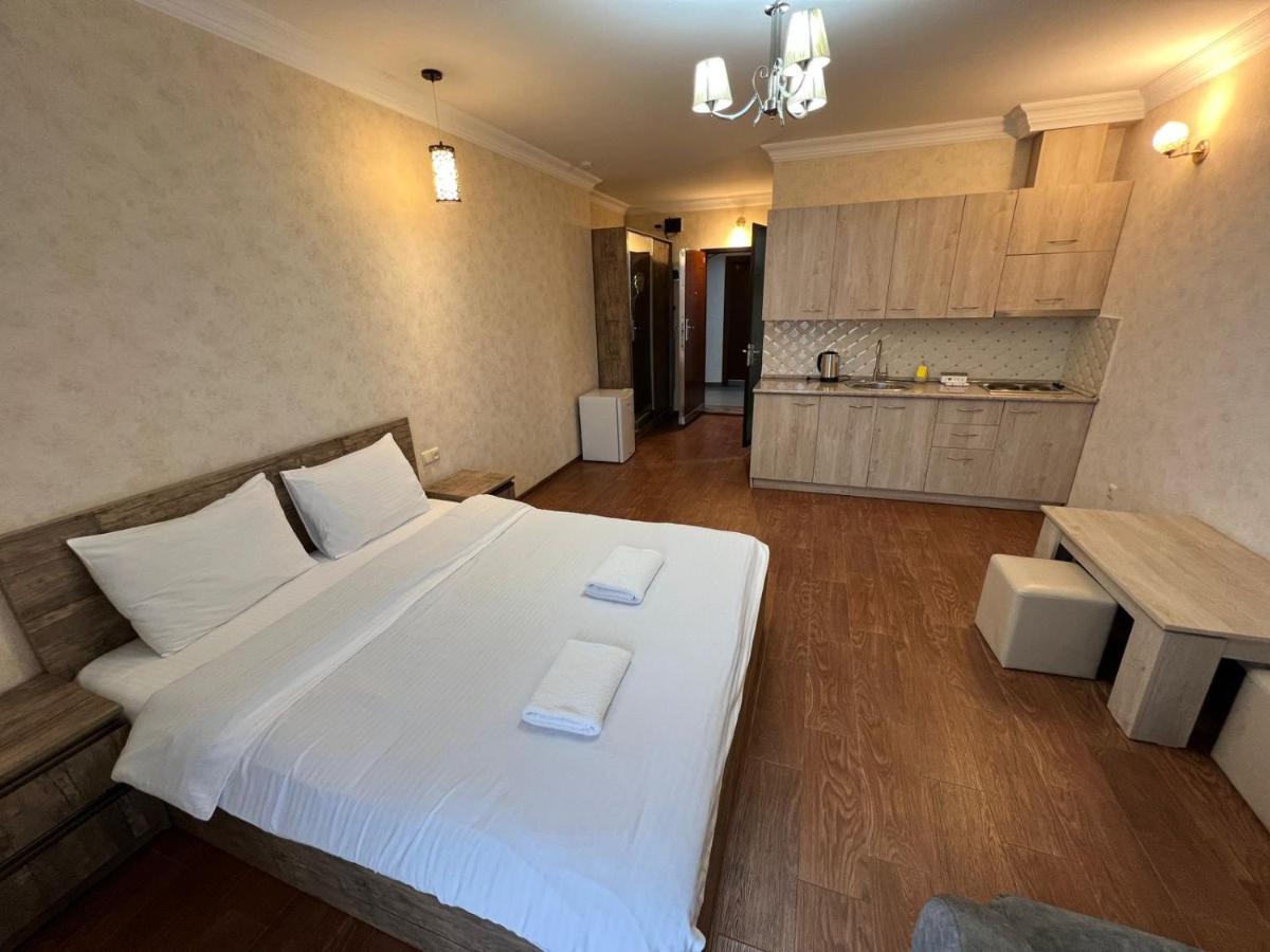 Holiday Lux Sea Towers Batumi Exterior foto