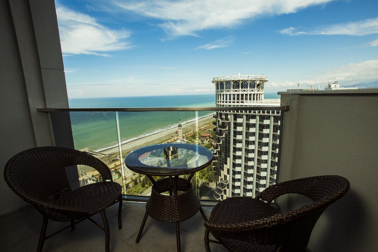 Holiday Lux Sea Towers Batumi Exterior foto