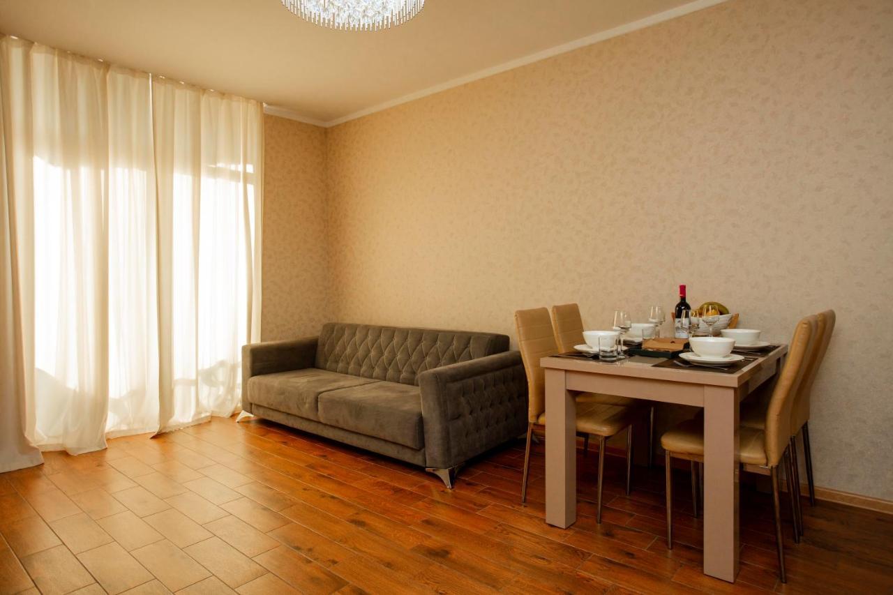 Holiday Lux Sea Towers Batumi Exterior foto