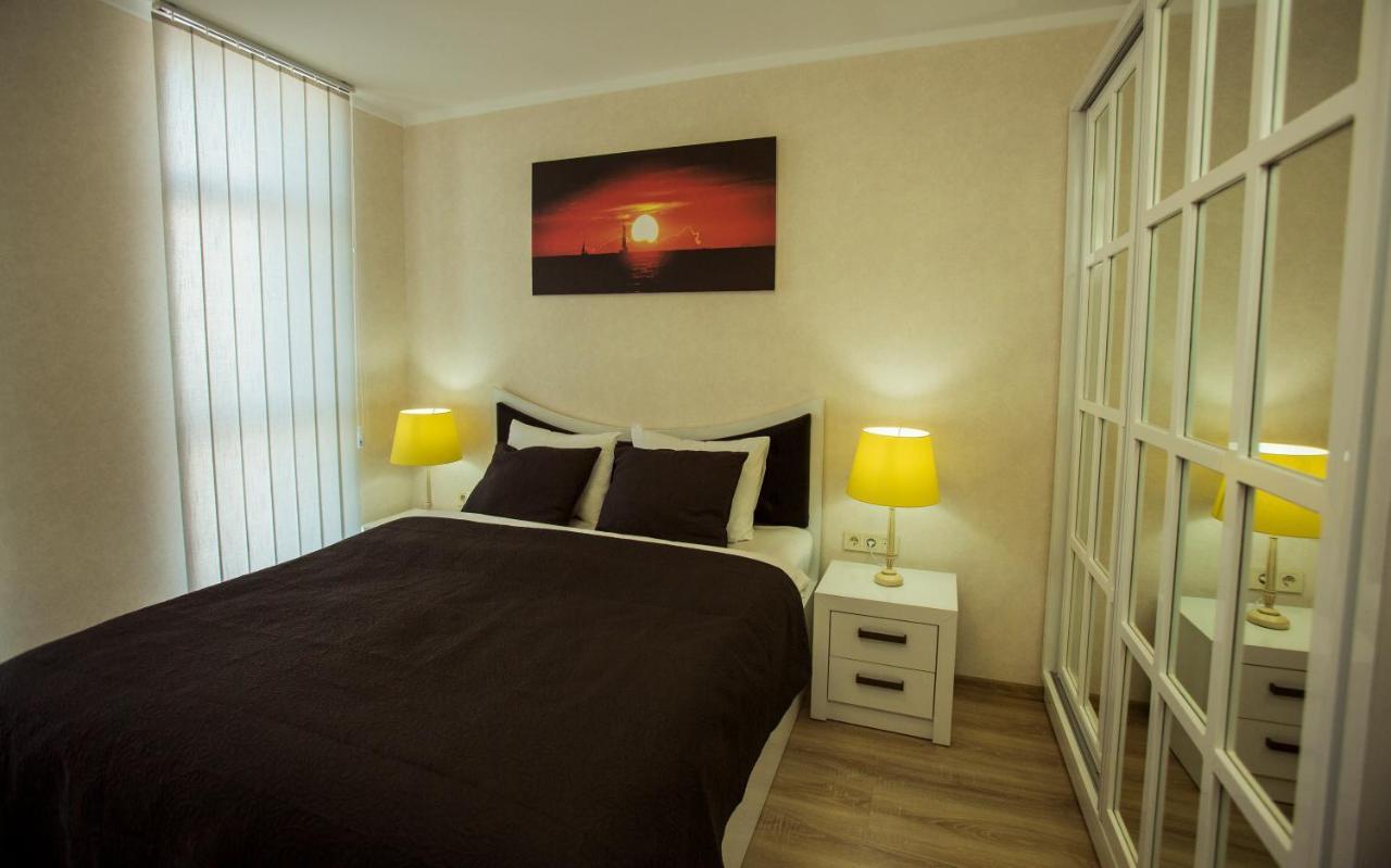 Holiday Lux Sea Towers Batumi Exterior foto